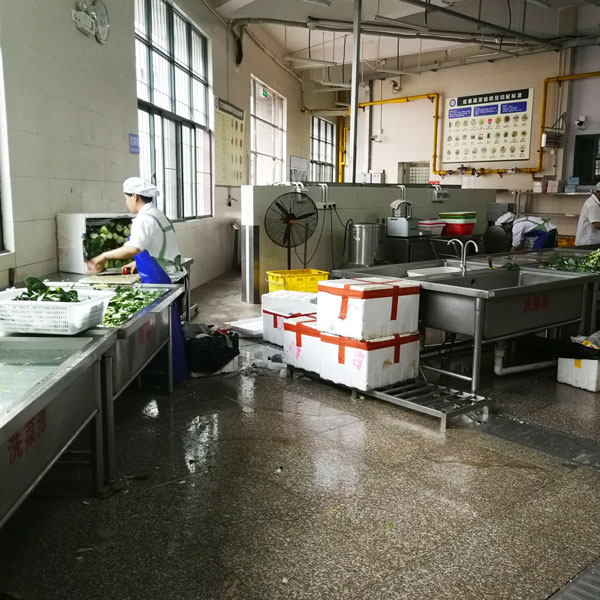 東莞大嶺山第二小學(xué)廚房食材清洗區