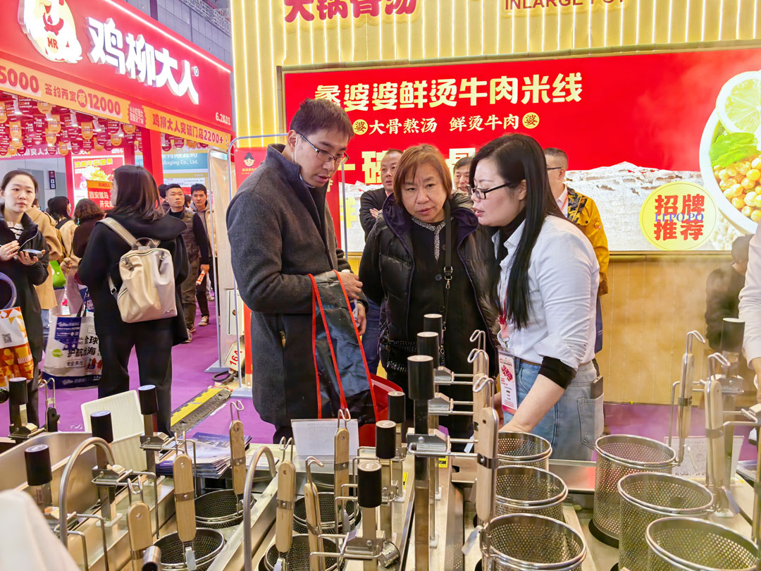 馳能八吉星廚房工程第三十三屆上海國際酒店及餐飲業(yè)博覽會(huì )現場(chǎng)
