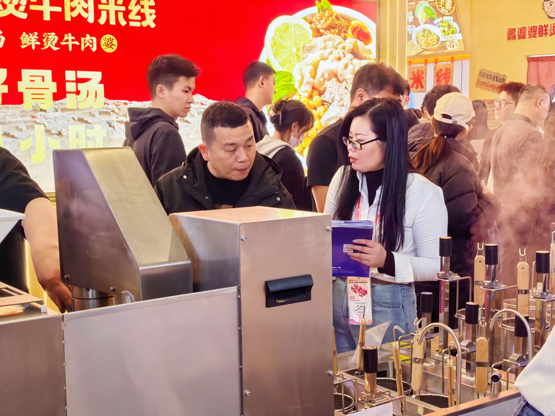馳能八吉星廚房工程第三十三屆上海國際酒店及餐飲業(yè)博覽會(huì )現場(chǎng)